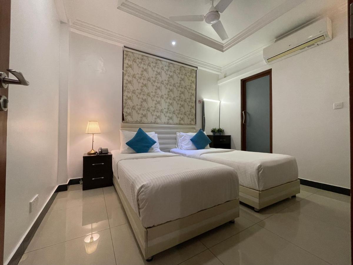 Huvan Beach Hotel At Hulhumale Exterior foto
