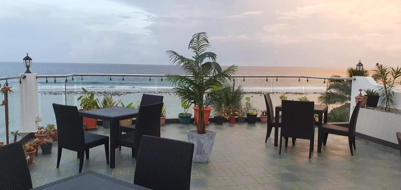 Huvan Beach Hotel At Hulhumale Exterior foto